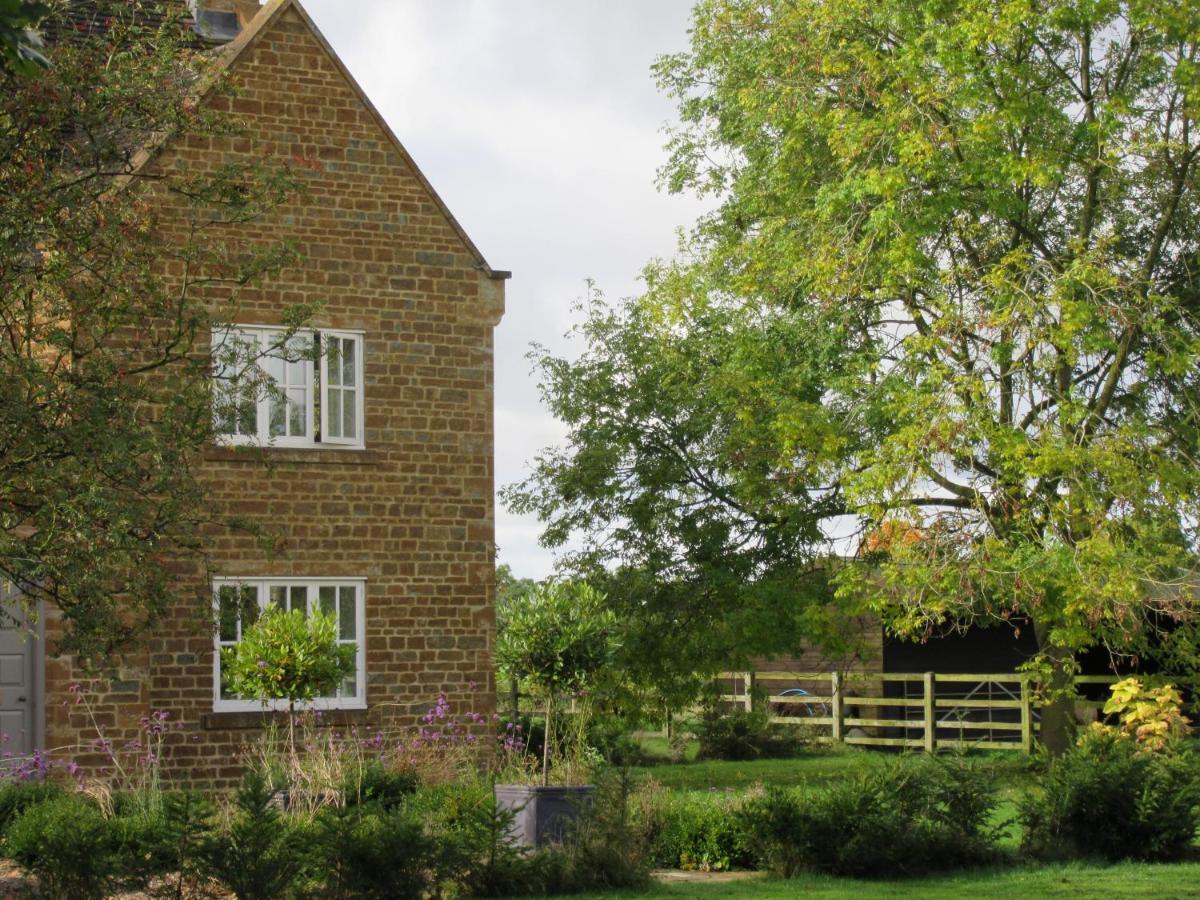 Weston Hill Farm Bed and Breakfast Moreton Pinkney Exteriör bild